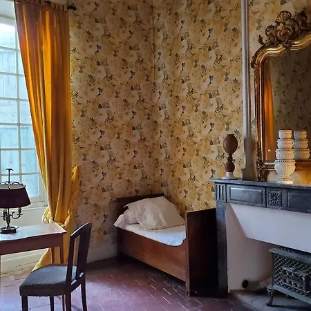 Dans Un Chateau * Ribaute-les-Tavernes